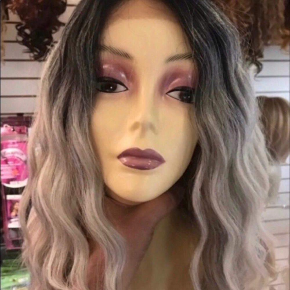 Long grey ombré wig Swisslace Lacefront now available - Picture 8 of 8